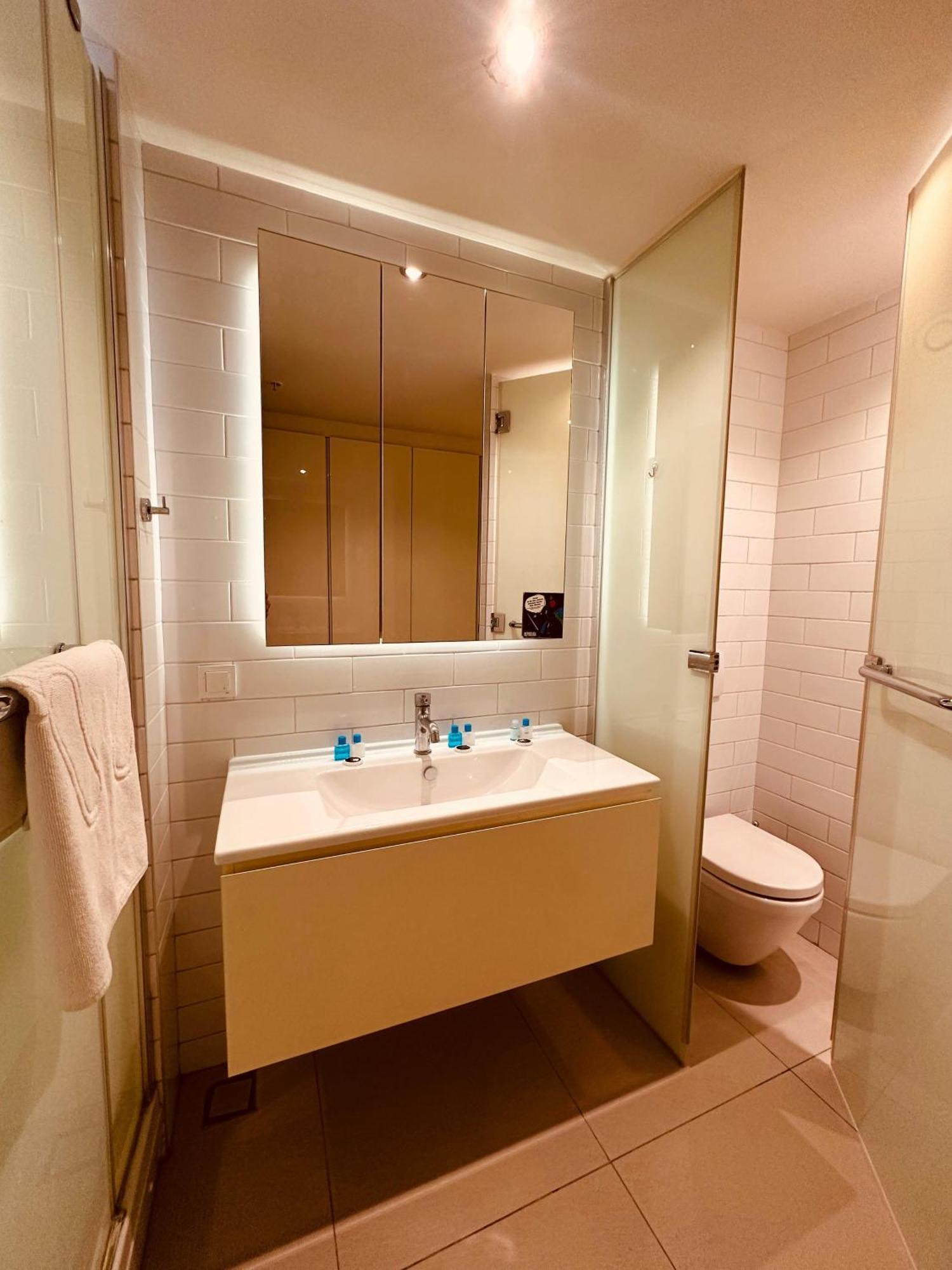 รีพับลิกา แอคาเดมิค อพาร์ต ออร์ตาคอย โฮเต็ล Hotel อิสตันบูล ภายนอก รูปภาพ